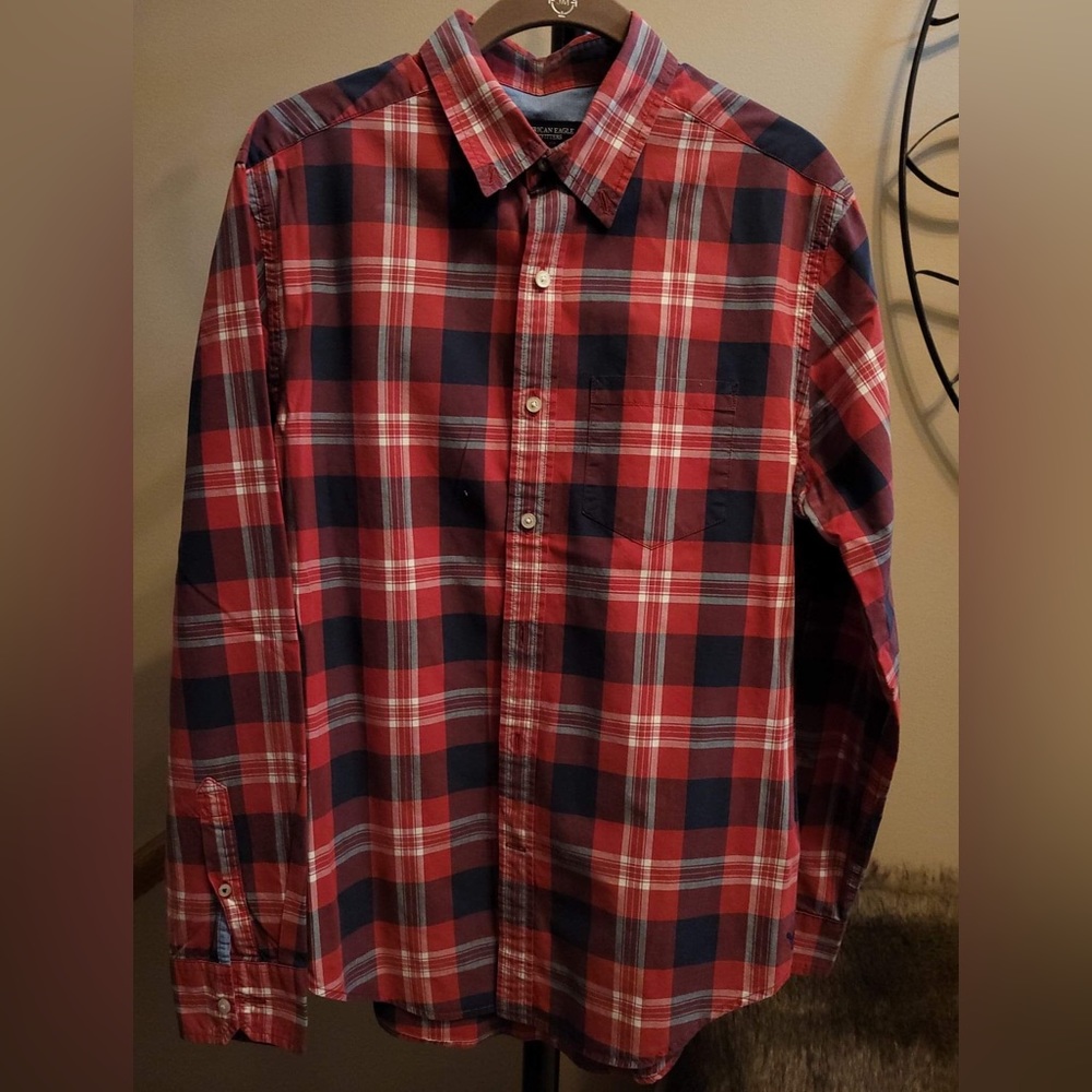 Pre loved American Eagle shirt, great condition.